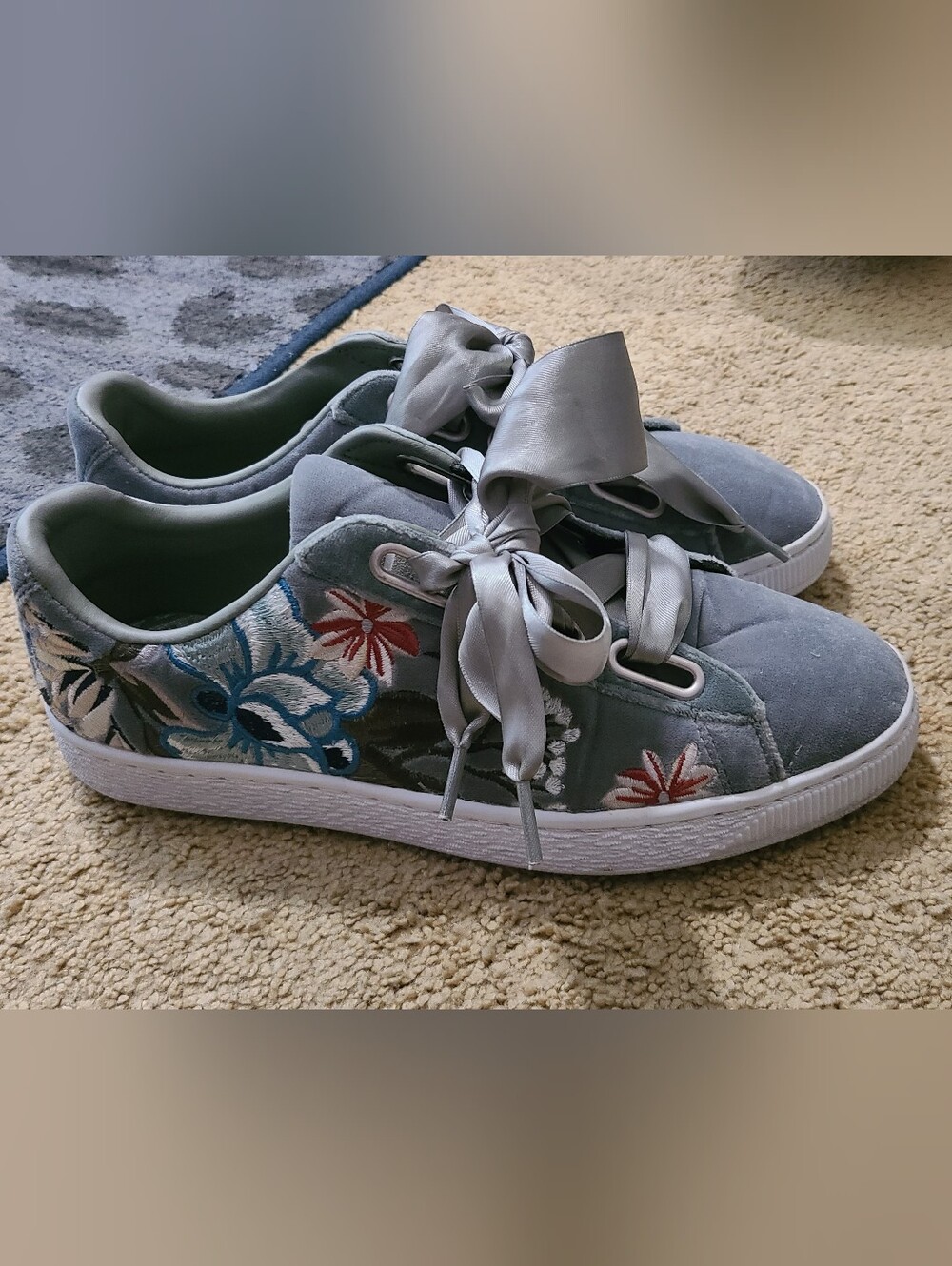 Puma Silver Velvet Embroidered Sneakers size 9